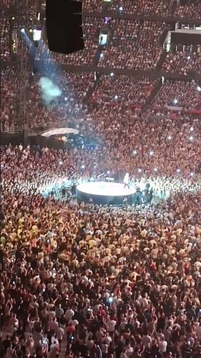 Ed Sheeran - "Eyes Closed" LIVE from Marvel Stadium in Melbourne, Australia 2026