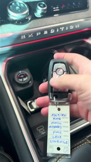 Trying to find the door keypad code on your Ford Expedition? 🔢