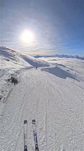 Monte Jafferau 🏂 #mountains #alps #skiing #snowboarding #italy #snowboardcarving