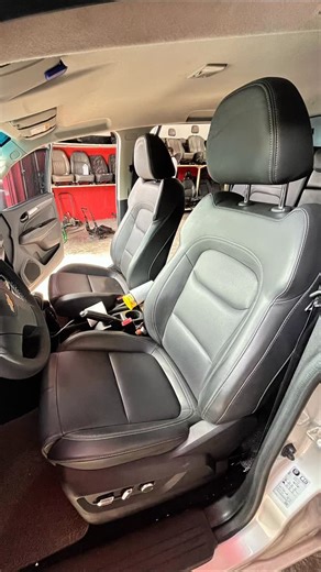 Brasil Bancos Tapeçaria LTDA ®️ on Instagram: "#chevrolet #s10 com bancos do #tiggo8pro Informações (16) 99409 1118 📲 #bancosdecouro #tapecaria"