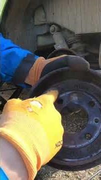 I dismantled the brake drum and found the bearing without grease #mechanic #tutorial #brake #bearing