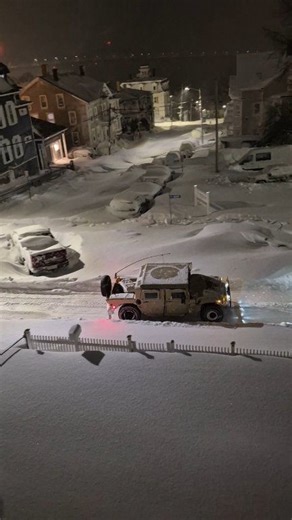 National Guard Humvee Blizzard 2026 Fall River Massachusetts #nationalguard #humvee #fallriverma #blizzard2026 #petergriffin #PublicSafety #snowremoval #heavyequipment | Pete Griffin