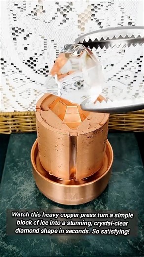 The Most Satisfying Way To Make Luxury Diamond Ice