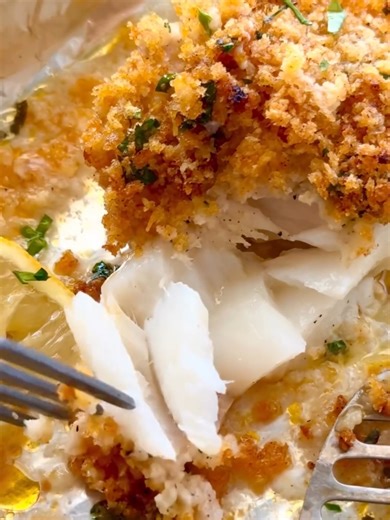 ✨Your go-to cod recipe… 💙comment “COD” or search “CucinabyElena Panko Cod” and the recipe will pop up for you! ✨Crispy Baked Cod with Panko is an easy, flavorful, and light dinner. Flaky cod fillets are topped with lemon, garlic, and parsley, Panko breadcrumbs, and baked to perfection! This recipe will save you on busy weeknights! 💙You’ll love my cod baked in parchment, Mediterranean cod, and blackened cod recipes! 💕 #cod #bakedcod #easyrecipe #viral #fyp