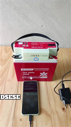 Batterie solaire rechargeable avec prise AC - 23000 FCFA