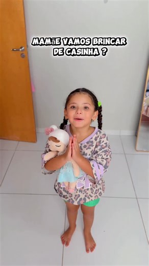 cátia vitorino e Pietra vitorinny on Instagram: "Acho que ela não gostou 😂😂😂😂😂 #humor #trendy #explorar"