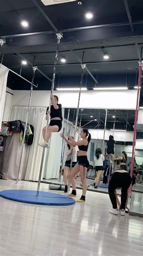 Pole Dance Training That Builds Real Strength 💪🔥