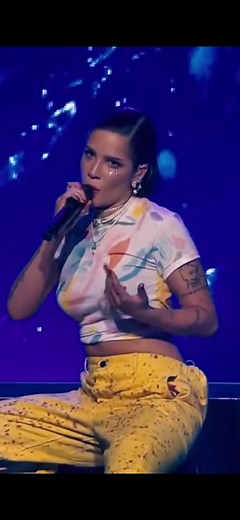 Pandora Show Cover of 'Without Me' by Halsey