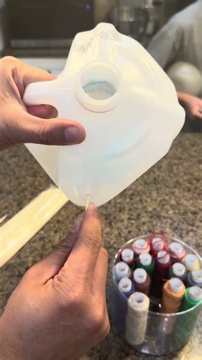 Easy to made thread organizer. Tips #tipsofrtheday #organizer #threads #idea