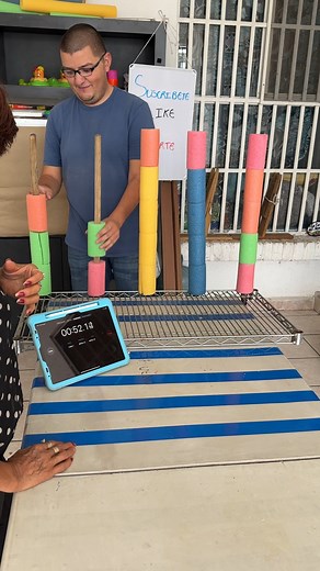 Ordenando colores 😵‍💫 #familyfun #games #challenge | Familia de Cinco
