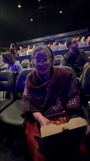 92-Year-Old Fan – Third Row Magic #engelbert #concert #superfaninterview #superfan #releaseme