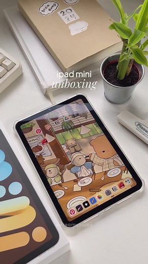 Unboxing iPad Mini 6: Starlight Color & Accessories