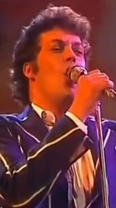 Tim Curry performs a cover of Bob Dylan's 'Simple Twist of Fate' on German television show Musikladen - 13th December 1979 | Tim Curry News