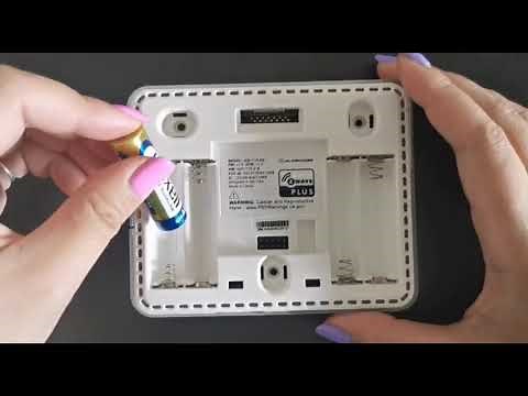 TELUS | How do I replace the batteries for my Smart thermostat?