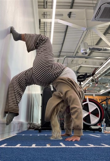 Real Time Handstand Flows After Pole Dancing Class