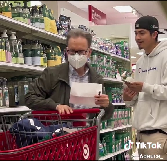 Inappropriate siri prank! YOUTUBE: (6deuce) 😂