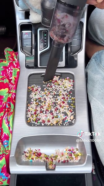 I like this portable car vacuum cleaner very much. It is small, portable and wirelessCrumb, pet hair, dust in crevices—360° clean with no dead corners.#vacuumcleaner #cordlessvacuumcleaner #lightweightvacuum#carvacuum#handheldvacuumcleaner #car #tiktok #tiktokmademebuyit