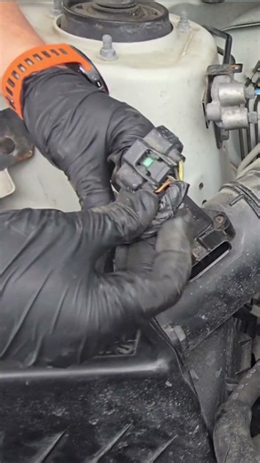 Engine Air Filter Replacement non-turbo Subaru 2.5
