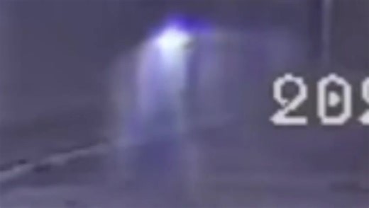 《發光生物？異世界入口？安全攝... - 台灣UFO‧外星人與超常現象檔案The Unexplained Files 2.0