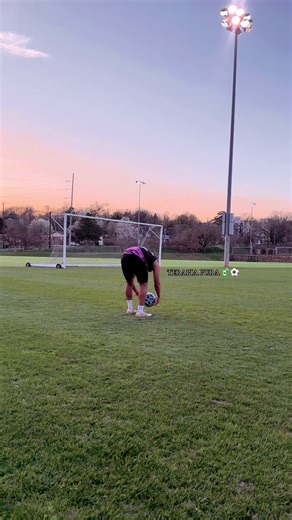 La mejor terapia es jugar el fútbol 🥺#fyp #paratiii #fulbol⚽️ #dejatu❤️ #frasestristes💔💔🥀🥀