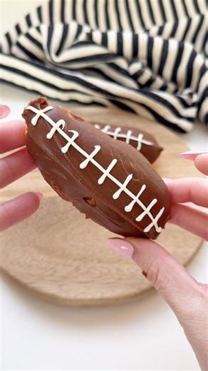 Football Eclairs 🏈