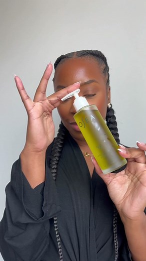 My @OSEA Malibu Undaria Algae Body Oil has always been a staple in my body care routine for the summer. It’s the perfect fast absorbing body oil for smooth and glowing skin! Literally a vacation in a bottle! #oseamalibu #oseamalibupartner