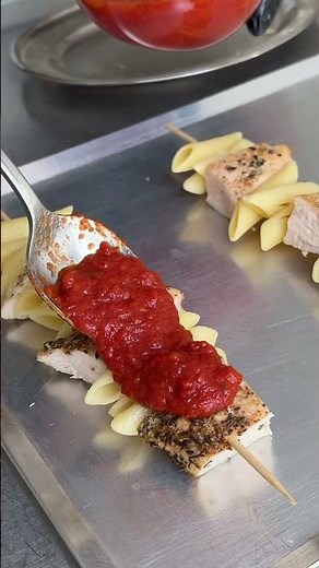 Chicken Marinara Skewers! The easiest way to turn dinner into a crowd-pleaser 🍗🍅