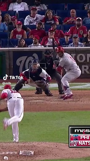 meanwhile i can’t even get a text back from the guy i’m catfishing #sports #mlb #postseason #wow