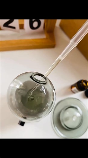 🌿 Bring Calm, Focus & Freshness to Every Space – The Scarecrow Aroma Diffuser Meet the Scarecrow Pure Essential Oil Diffuser — a perfect blend of modern design and pure aromatherapy. Designed for offices, bedrooms, and even cars, it helps create a space that inspires focus by day and relaxation by night. ✨ Why Distributors & Retailers Love It: Versatile Use: Ideal for workspaces, hotels, spas, and home relaxation. Unique Design: Eye-catching “Scarecrow” silhouette — stylish and functional. Pure