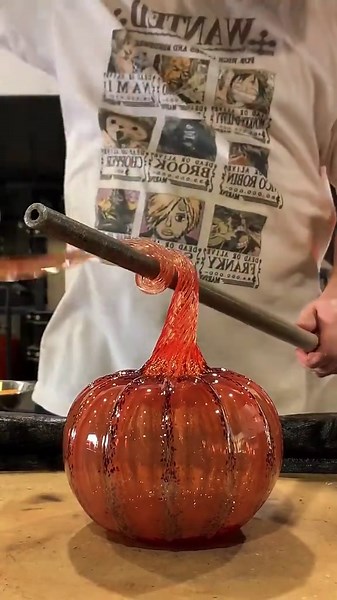 #CapCut EchoesInGlass #GlassBlowingArt #MoltenMagic #GlassCreation #HotShop