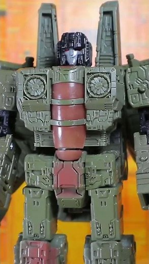 QUICK REVIEW: Transformers Generations War for Cybertron Netflix SPARKLESS SEEKER