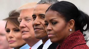 Trump publie puis retire une vidéo raciste et conspirationniste avec le couple Obama en singes