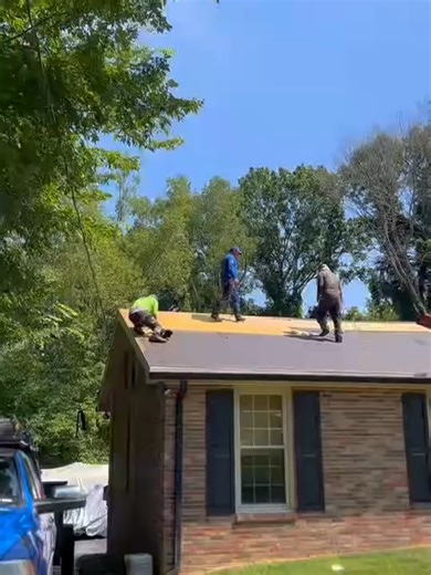 🏠 If you’re handling a hail or wind claim in the U.S., our Xactimate roof estimates are tailored for state-specific codes and regional pricing. ✔️ Ice & water barrier (per zone) ✔️ Steep/2 story charges ✔️ O&P when applicable ✔️ Accurate waste factors #FreeInspectionn #nproofer #siddingtenneesse #tweatherprep #inspeccióngratis #ExpertosEnRoofing #RoofingExperts #explorepage #explore #roofersinnashville #TechosSeguros #InspecciónGratis #siddingtenneessee #TORoofing #construction #RoofReady #roof