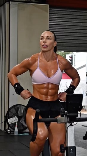 Laura Roberts | There was always gonna be a part two for this video ❤️‍🔥❤️‍🔥 session of the week For Time: 500m Row 4 Rounds 9 DB Hang Clean... | Instagram