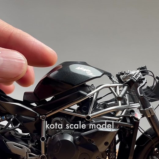 Custom Kawasaki Ninja H2 Scale Model Build | ASMR
