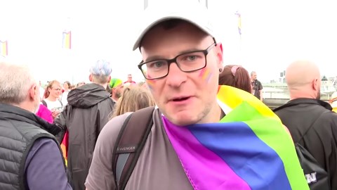 Cologne Pride mit Zehntausenden Teilnehmern: “Für Toleranz, Liebe und Gleichberechtigung"