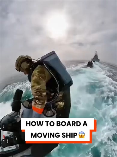 Imagine seeing a troop just flying over 😳 ( @richardmbrowning ) #jetpack #flying #ocean #military #defiyinggravity