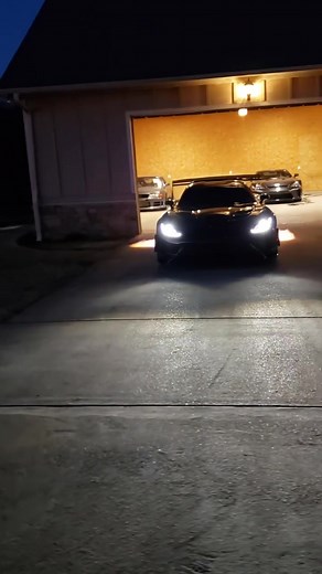 A Viper shooting flames is a good excuse to walk past Paul Walkers R34 via:@blucifer_amg #viper #r34 #v10 #paulwalker #fastandfurious #jdm #supercars