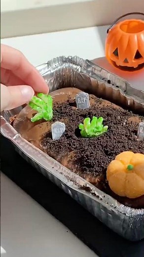 Spooky Halloween Treat Idea! 🎃🍫#halloween #spookyseason #halloweentreats