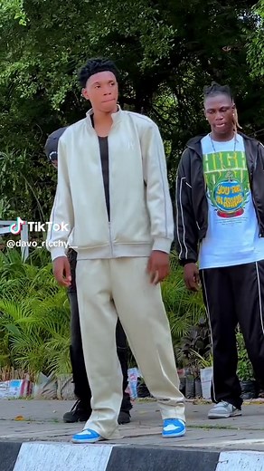 Dynamic Dance Moves Tutorial by Davo Richy