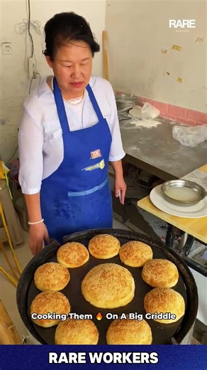 Traditional Sesame Bread: Heat Puffs Dough Up Very Quickly