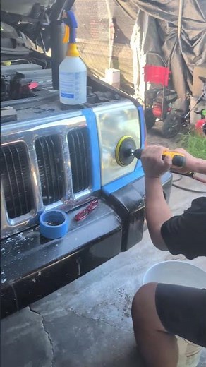 Teaching the Right Way to Restore Jeeps Headlights #headlightrestoration
