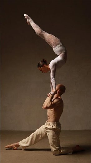 🇺🇦 Model poses for photoshoot📸 5 Acrobatics.