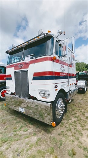 A perfect example of a peterbilt 352 👌