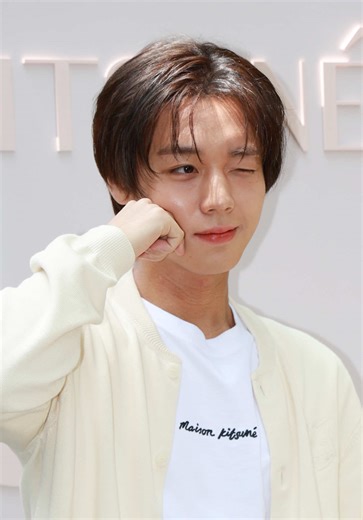 PARK JI HOON is set to return to music with a solo album in April, with his agency YY Entertainment announcing the news ✨ The release will mark Ji-hoon’s first in three years since his seventh mini album Blank or Black. We are so excited for this comeback! #MTVCeleb #ParkJihoon #Jihoon #WeakHero