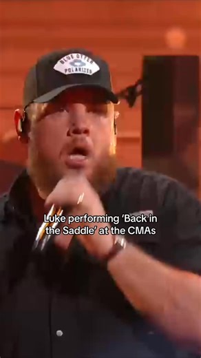 LukeCombsUpdates on Instagram: "Luke sounded great at the CMAs! #lukecombs"