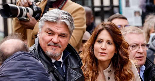 David Douillet et son épouse Vanessa : "Il y avait 400 personnes et je n'ai vu qu'elle" - INTERVIEW
