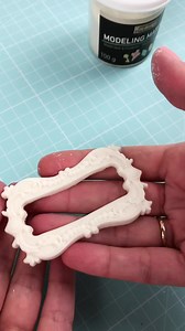 There are so many products you can use with Prima Moulds! Resin, Air Drying Clay, Modeling Material, Hot Glue or even Chocolate ☺️😳😋 Have you tried our Molding Material? Marina shares with you this amazing tutorial, she created a gorgeous altered jar using Finnabair's Baroque Frames mould and our Modeling material!!! This Air Dry-Material is pliable and easy to use, simply press it gently into your favorite Mould and release! That it’s easy to shape and push into the mould you can de -mould it