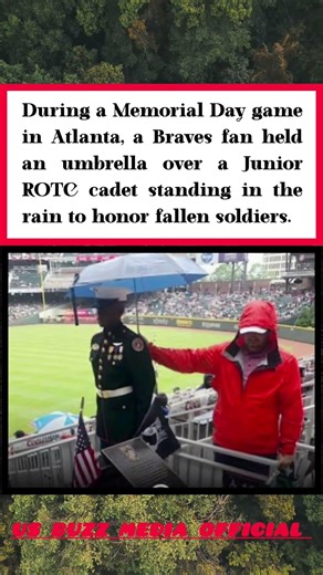 Heartwarming Moment at Atlanta Braves Game: Fan Holds Umbrella Over Junior ROTC#yt #usa #ytshorts