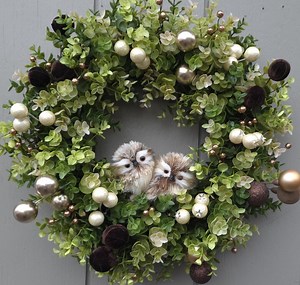 Boxwood Wreath With Owls: All Year Round With Platinum, Gold & Cream Berries - Etsy